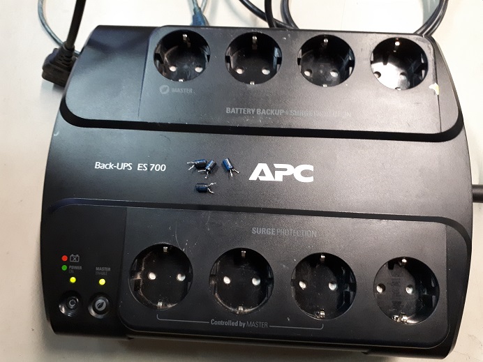 Apc es 700